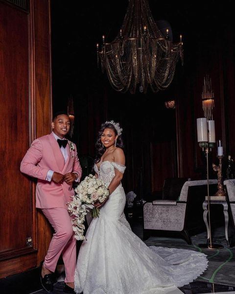 men's suits & blazers 2022 handsome pink satin shawl lapel tuxedo wedding man suit 2 pieces formal blazer custom made (jacket+trousers+, White;black
men's suits & blazers 2022 handsome pink satin shawl lapel tuxedo wedding man suit 2 pieces formal blazer custom made (jacket+trousers+, White;black