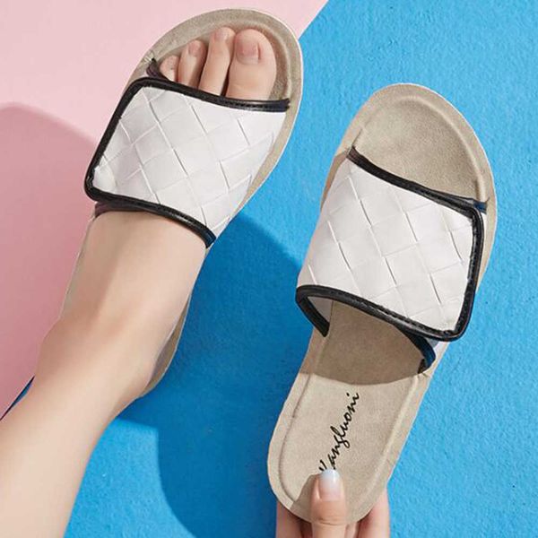 fashion casual women slippers summer ladies shoes non slip comfortable flat slides outside beach female footwear large size qq68 210625, Black
fashion casual women slippers summer ladies shoes non slip comfortable flat slides outside beach female footwear large size qq68 210625, Black