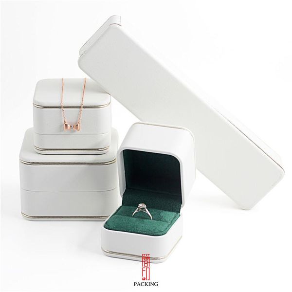 jewelry pouches, bags boutique white gift box wholesale, ring/earring/necklace display box, packaging can be customized, Pink;blue
jewelry pouches, bags boutique white gift box wholesale, ring/earring/necklace display box, packaging can be customized, Pink;blue