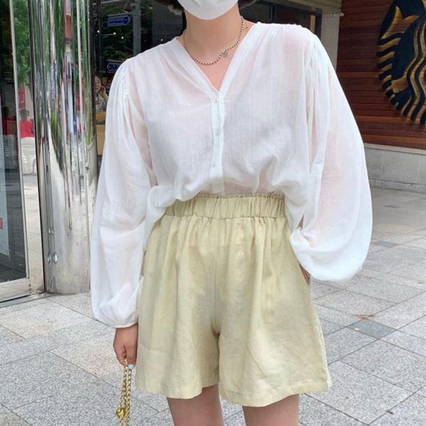 women's tracksuits all-match v-neck single-breasted long-sleeved micro-transparent sunscreen shirt + high-waist loose casual shorts sui, Gray
women's tracksuits all-match v-neck single-breasted long-sleeved micro-transparent sunscreen shirt + high-waist loose casual shorts sui, Gray