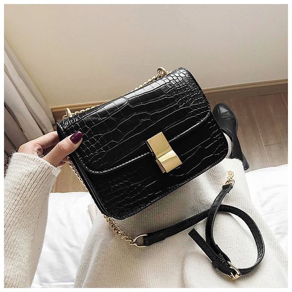design s crocodile pattern lock chain 2021 new solid color simple small square single shoulder messenger bag fashion women's bag
design s crocodile pattern lock chain 2021 new solid color simple small square single shoulder messenger bag fashion women's bag