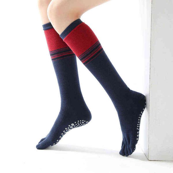 long tube yoga open split toe combed cotton sole glue thin leg warm fashion dance socks, Black;white
long tube yoga open split toe combed cotton sole glue thin leg warm fashion dance socks, Black;white