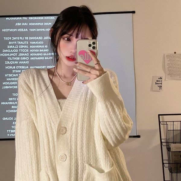 v-neck sweater coat female 2021 autumn and winter korean version of the loose outer wear long sleeve cardigan women's sweaters, White;black
v-neck sweater coat female 2021 autumn and winter korean version of the loose outer wear long sleeve cardigan women's sweaters, White;black