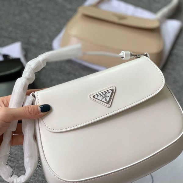 wholesale p-home cleo mid 2021 ancient underarm advanced niche design one shoulder hand-held retro leather stick bag luxuryss designerss yw 
wholesale p-home cleo mid 2021 ancient underarm advanced niche design one shoulder hand-held retro leather stick bag luxuryss designerss yw