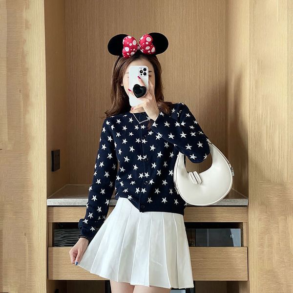 21 autumn full body star pattern slim round neck knitted cardigan jacket female, White
21 autumn full body star pattern slim round neck knitted cardigan jacket female, White