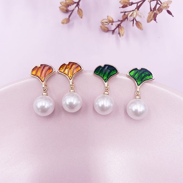 s925 silver needle gingko green leaf small fresh forest earrings for young girls elegant french pearl
s925 silver needle gingko green leaf small fresh forest earrings for young girls elegant french pearl