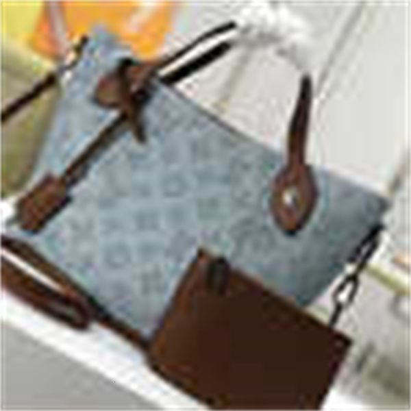 m52975 handbags handles cross brand perforated tote handbags designer handbags iconic luxury shoulder bags totes m54351 body bag m54353
m52975 handbags handles cross brand perforated tote handbags designer handbags iconic luxury shoulder bags totes m54351 body bag m54353