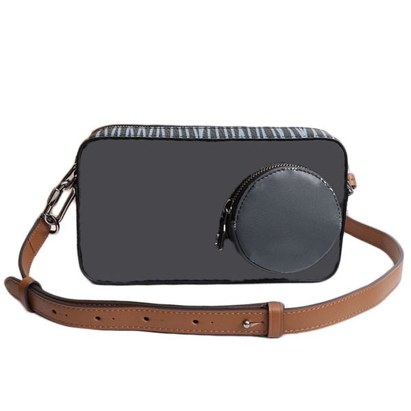 mens and womens shoulder bag outdoor sports handbag luxury designer classic travel messenger waist bags leather coin purse 69688
mens and womens shoulder bag outdoor sports handbag luxury designer classic travel messenger waist bags leather coin purse 69688