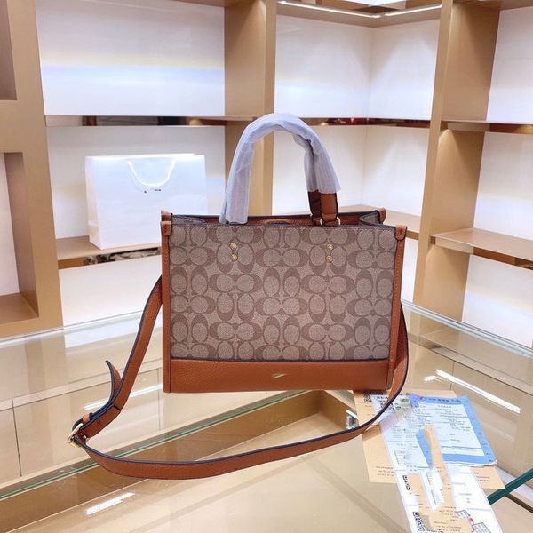wholesale print bag winter women's versatile shopping portable one shoulder luxurys designers bag
wholesale print bag winter women's versatile shopping portable one shoulder luxurys designers bag