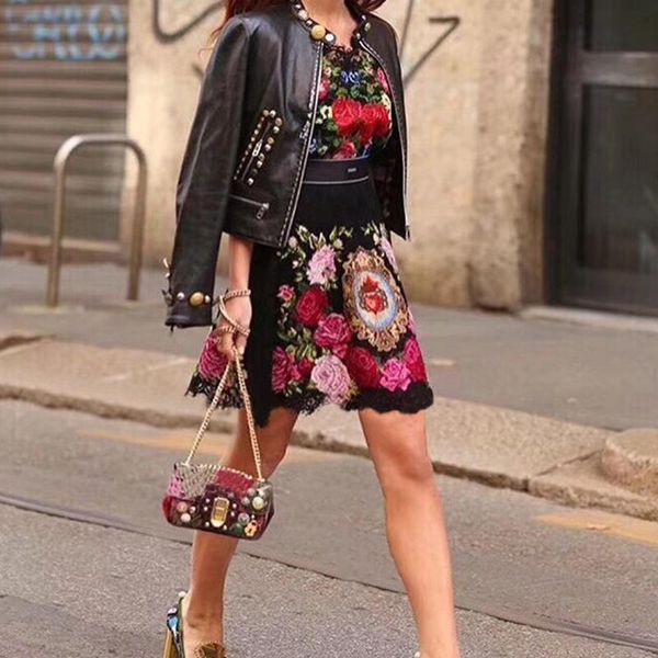 floral vintage summer black rose embroidery mini women 2021 luxury high waist lace a line skirt tunic lady party clothes skirts
floral vintage summer black rose embroidery mini women 2021 luxury high waist lace a line skirt tunic lady party clothes skirts