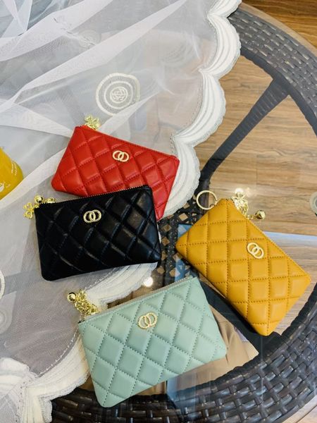 wallet 2021 horizontal square simple korean fashion women's lingge small fragrance solid color zipper zero key bag, Red;black
wallet 2021 horizontal square simple korean fashion women's lingge small fragrance solid color zipper zero key bag, Red;black