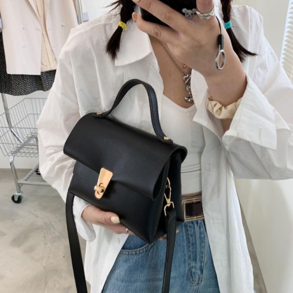 cross body high-quality casual ladies solid color one-shoulder messenger bag 2021 trendy korean fashion small square
cross body high-quality casual ladies solid color one-shoulder messenger bag 2021 trendy korean fashion small square