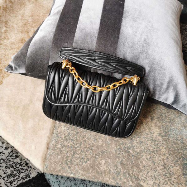 7a+fashion latest style 5bd140 shoulder bag vintage frosted metal chain shoulder pad with soft sheepskin inside zipper compartment women bag
7a+fashion latest style 5bd140 shoulder bag vintage frosted metal chain shoulder pad with soft sheepskin inside zipper compartment women bag