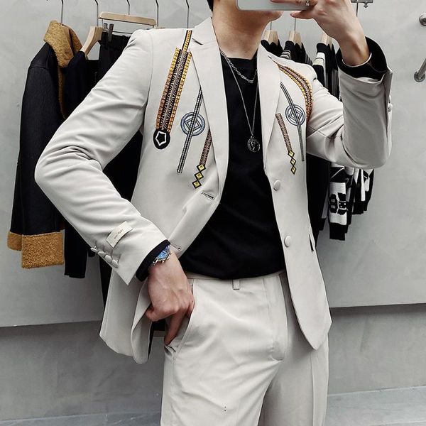 autumn winter embroidery suit men's two-piece slim korean casual fashion wedding suits for men groom tuxedos costume homme 2021 & blaze, White;black
autumn winter embroidery suit men's two-piece slim korean casual fashion wedding suits for men groom tuxedos costume homme 2021 & blaze, White;black