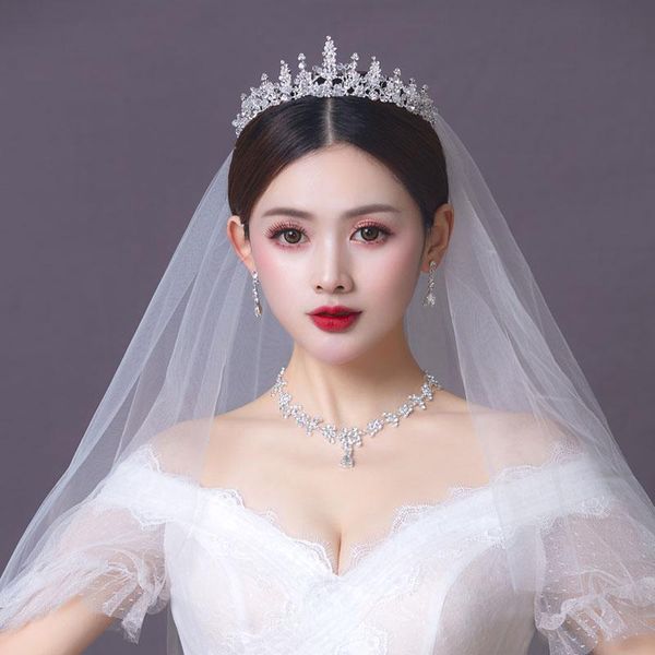 wedding jewelry sets design de moda cristal noiva 3 pcs clipe colar brincos tiaras coroas nupciais do casamento conjunto joias acessorios, Slivery;golden
wedding jewelry sets design de moda cristal noiva 3 pcs clipe colar brincos tiaras coroas nupciais do casamento conjunto joias acessorios, Slivery;golden