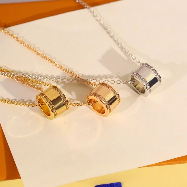 europe america fashion new style lady women silver/gold/rose-colour metal 18k gold chain necklace with engraved v initials flower diamond ci
europe america fashion new style lady women silver/gold/rose-colour metal 18k gold chain necklace with engraved v initials flower diamond ci