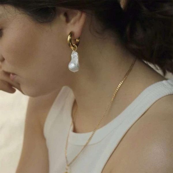 hoop & huggie women's earrings big irregular pearl ear clip pendant gold color vintage metal retro earring 2021 trendy fashion female j, Golden;silver
hoop & huggie women's earrings big irregular pearl ear clip pendant gold color vintage metal retro earring 2021 trendy fashion female j, Golden;silver