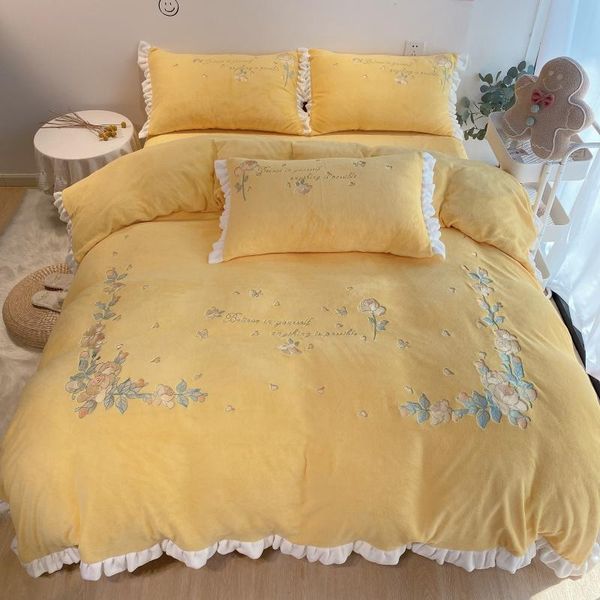 bedding sets winter super warm short plush rose embroidery set soft velvet king duvet cover bed sheet pillowcases home textiles
bedding sets winter super warm short plush rose embroidery set soft velvet king duvet cover bed sheet pillowcases home textiles