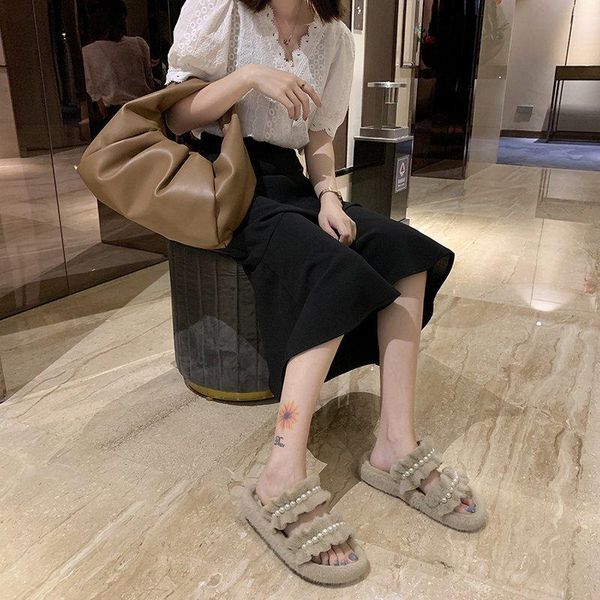 spring and autumn 2021 fashion all-match plush drag flat-bottomed slippers female pearl decoration flat-heel sandals x476, Black
spring and autumn 2021 fashion all-match plush drag flat-bottomed slippers female pearl decoration flat-heel sandals x476, Black