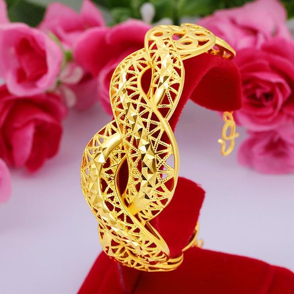 bangle luxury gold color hollow exaggerated big wide twisted bracelet on hand for sudan//arab wedding jewelry, Black
bangle luxury gold color hollow exaggerated big wide twisted bracelet on hand for sudan//arab wedding jewelry, Black
