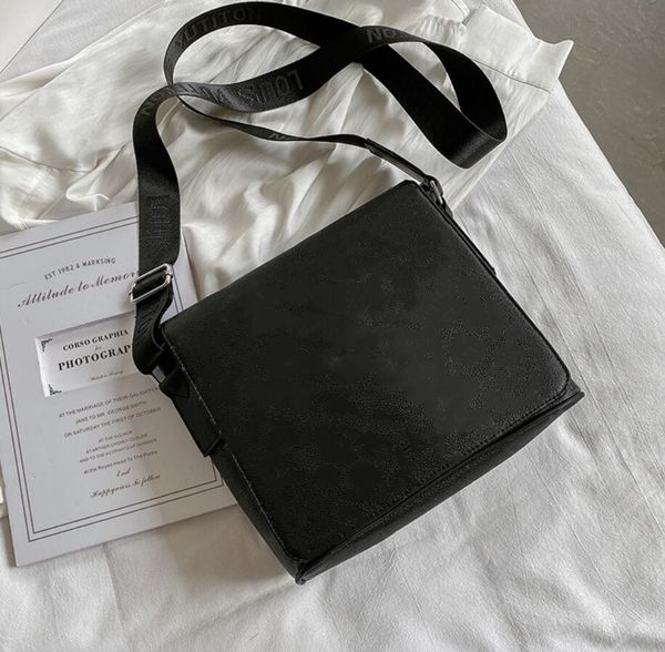 brand christmas men day packs letter printing briefcase dark flower handbags cross body clutch messenger shopping bag pu leather fashion
brand christmas men day packs letter printing briefcase dark flower handbags cross body clutch messenger shopping bag pu leather fashion