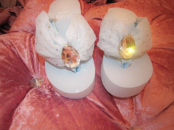 slippers 2021 handmade sewing pearls crystal fairy ribbon lace wedges fashion girls summer, Black
slippers 2021 handmade sewing pearls crystal fairy ribbon lace wedges fashion girls summer, Black