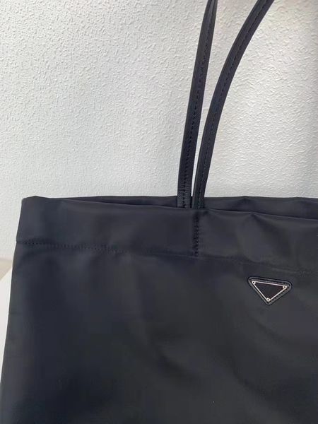 retro classic 2022 ladies large brand bag shopping bag fashion recycled nylon tote shoulder luxury designer handbag
retro classic 2022 ladies large brand bag shopping bag fashion recycled nylon tote shoulder luxury designer handbag