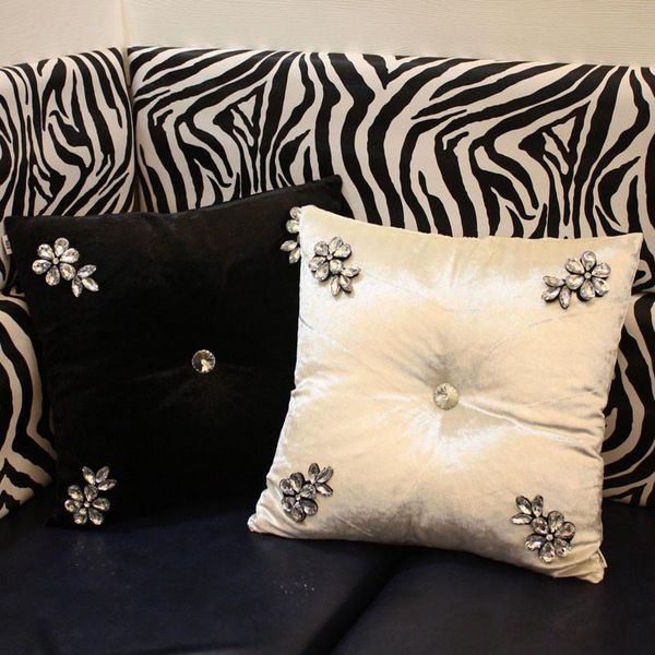 cushion/decorative pillow noble diamond cushion crystal flower with filling for home sofa bed car coussin luxury cushions almofada beds deco
cushion/decorative pillow noble diamond cushion crystal flower with filling for home sofa bed car coussin luxury cushions almofada beds deco