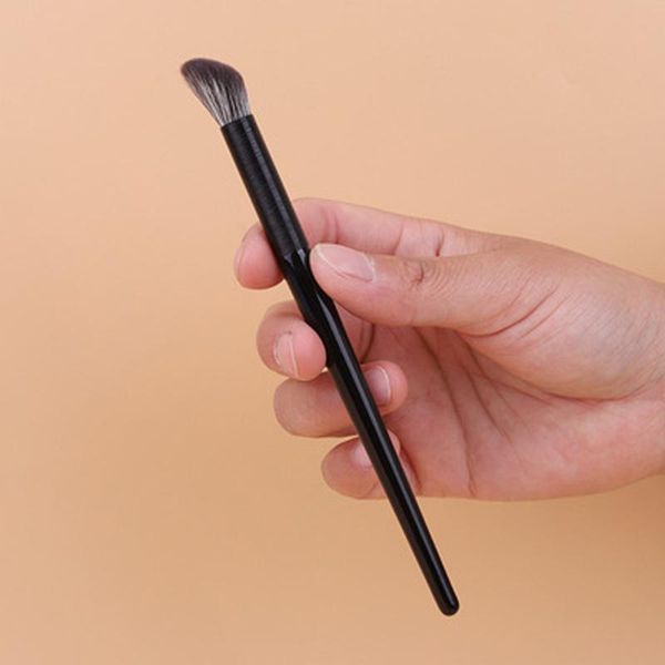 makeup brushes contour brush face sculpting bronzer angled eyeshadow nose blending tool
makeup brushes contour brush face sculpting bronzer angled eyeshadow nose blending tool