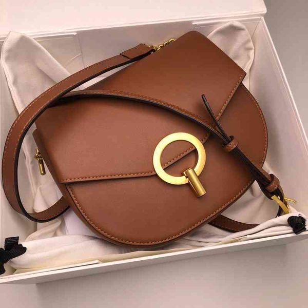 women luxurys designers bags 2021 korean half round lock saddle cowhide small single messenger hi designer handbag handbags totes crossbody
women luxurys designers bags 2021 korean half round lock saddle cowhide small single messenger hi designer handbag handbags totes crossbody