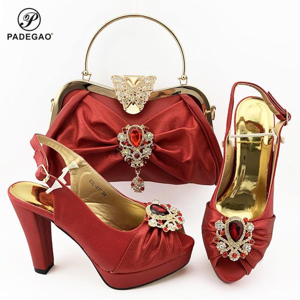 dress shoes 2021 fashion rhinestone woman and matching bag set african style pumps for party, Black
dress shoes 2021 fashion rhinestone woman and matching bag set african style pumps for party, Black