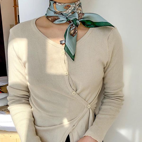 scarves 2021 brand classic print silk feel scarf square foulard girl's neck hair style head kerchief fashion ol, Blue;gray
scarves 2021 brand classic print silk feel scarf square foulard girl's neck hair style head kerchief fashion ol, Blue;gray