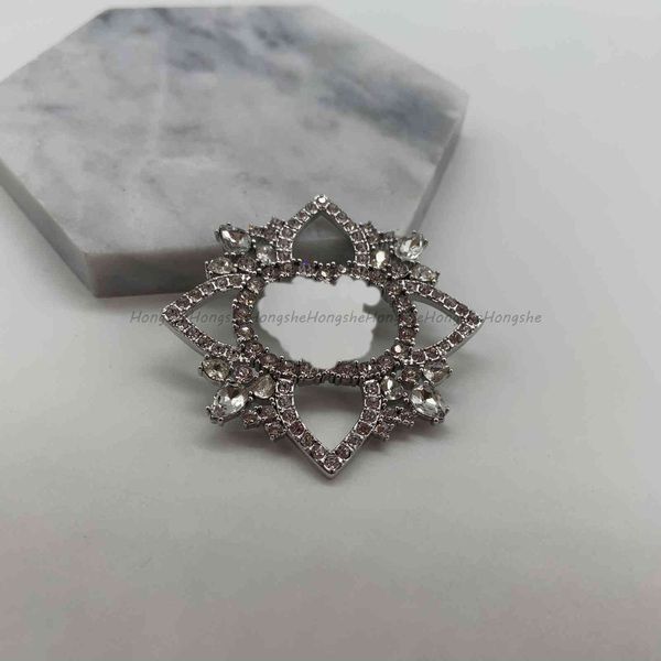 ladies fashion jewelry style 21 years new simple and versatile fashion bra double letter brooch female, Gray
ladies fashion jewelry style 21 years new simple and versatile fashion bra double letter brooch female, Gray