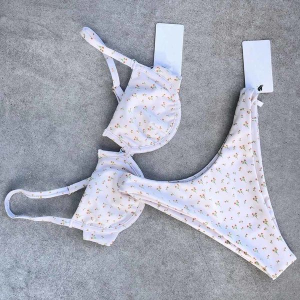 2021 underwired women v ne swimwear female dot swimsuit high cut bikini set ribbed bather bathing suit swim wear 5305b
2021 underwired women v ne swimwear female dot swimsuit high cut bikini set ribbed bather bathing suit swim wear 5305b