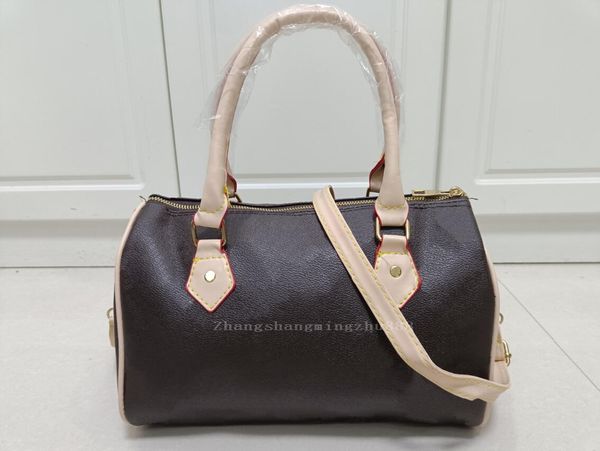 women totes handbags messenger travel bag classic designers style fashion shoulder bags 30 cm with strap
women totes handbags messenger travel bag classic designers style fashion shoulder bags 30 cm with strap