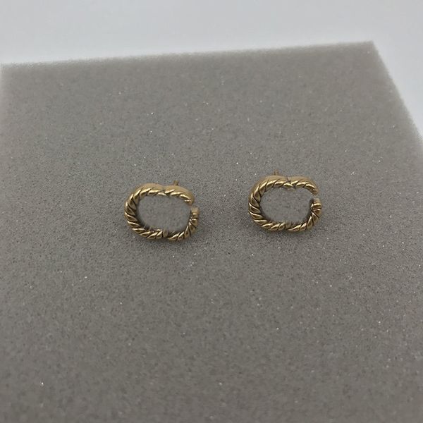 classic snake double letter earrings charm versatile golden silver studs s925 silver needle eardrop with gift box
classic snake double letter earrings charm versatile golden silver studs s925 silver needle eardrop with gift box