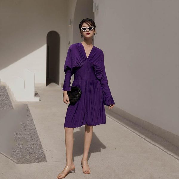 casual dresses pleated shirt dress women 2021 spring summer design sense waist v neck slim flared sleeve party purple chiffon, Black;gray
casual dresses pleated shirt dress women 2021 spring summer design sense waist v neck slim flared sleeve party purple chiffon, Black;gray
