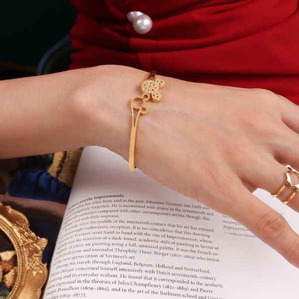bangle hollow animal spring opening design bracelet women's fashion titanium steel classic jewelry, Black
bangle hollow animal spring opening design bracelet women's fashion titanium steel classic jewelry, Black