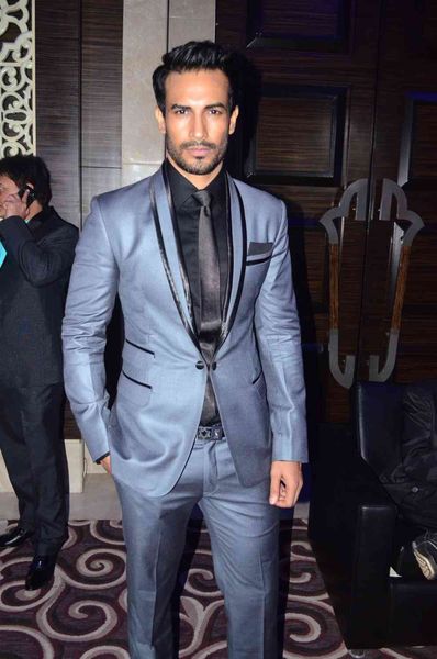 men's suits & blazers dress the groom's black and blue man tuxedo italian suit two pieces of men's wedding prom party pageant, White;black
men's suits & blazers dress the groom's black and blue man tuxedo italian suit two pieces of men's wedding prom party pageant, White;black