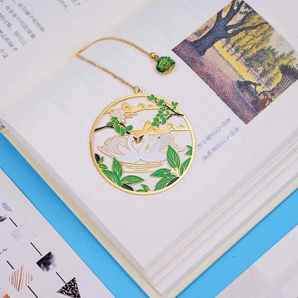 bookmark 1pc color swan pendant cartoon brass tassel art pattern book mark page folder decor office school supplies stationery
bookmark 1pc color swan pendant cartoon brass tassel art pattern book mark page folder decor office school supplies stationery