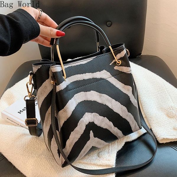 evening bags retro bag female large capacity 2021 trendy fashion niche one-shoulder messenger handbag zebra pattern portable bucket
evening bags retro bag female large capacity 2021 trendy fashion niche one-shoulder messenger handbag zebra pattern portable bucket