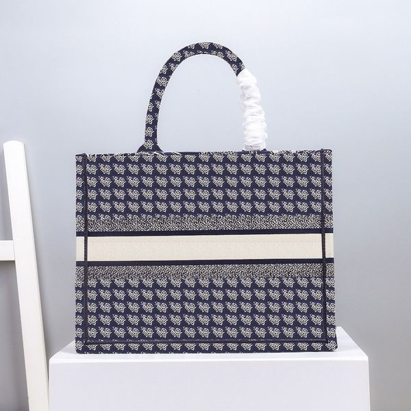 New Designer handbags Luxury womens Larges shopping bag Fashion Tote bags classic Embroidery printing handbag Large capacity storage Various
New Designer handbags Luxury womens Larges shopping bag Fashion Tote bags classic Embroidery printing handbag Large capacity storage Various