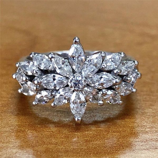 wedding rings huitan romantic crystal flower women full dazzling cz ceremony party lady's ring fancy accessories fashion jewelry, Slivery;golden
wedding rings huitan romantic crystal flower women full dazzling cz ceremony party lady's ring fancy accessories fashion jewelry, Slivery;golden