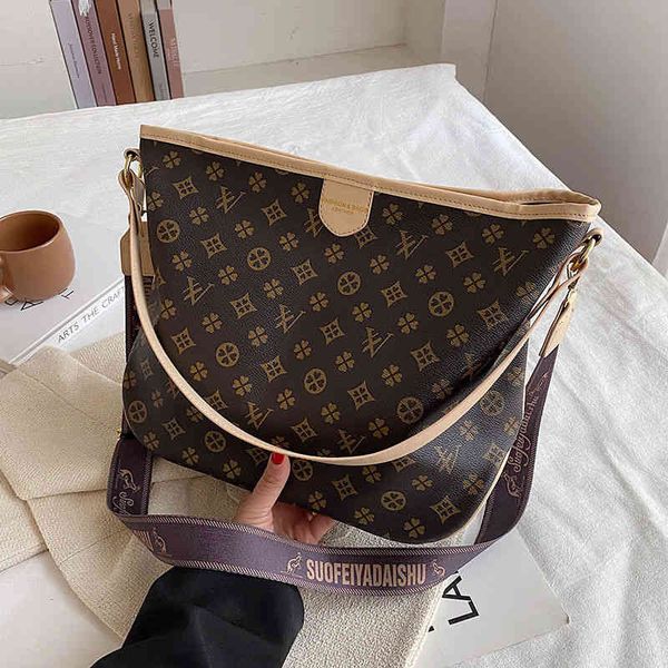 2022 factory wholesale tote bag fashion printing large capacity shopping single shoulder messenger retro european and american versatile bag
2022 factory wholesale tote bag fashion printing large capacity shopping single shoulder messenger retro european and american versatile bag