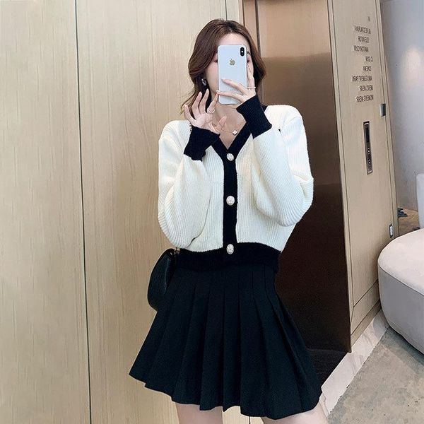 women's knits & tees french temperament color matching short sweater v-neck button knit cardigan 2021 autumn and winter fashion top, White
women's knits & tees french temperament color matching short sweater v-neck button knit cardigan 2021 autumn and winter fashion top, White