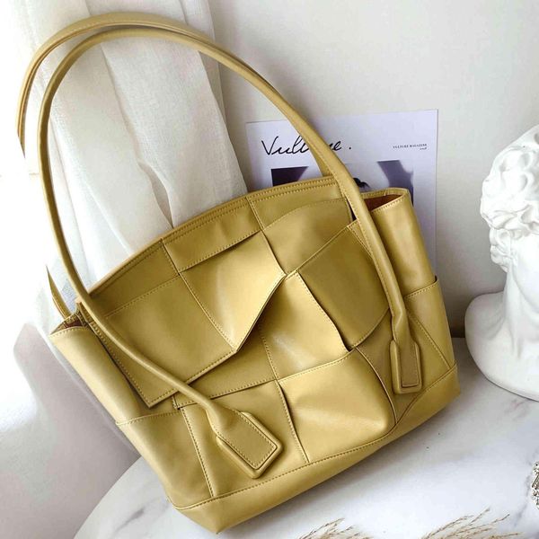 ega arco 56 bow and crossbow wing large capacity commuting women's one shoulder portable real leather weaving staff arm nqu bottegas ve
ega arco 56 bow and crossbow wing large capacity commuting women's one shoulder portable real leather weaving staff arm nqu bottegas ve