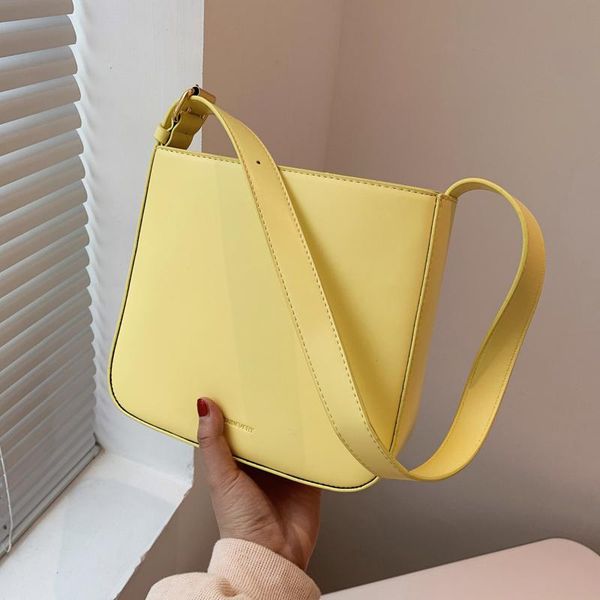 ladies travel messenger shoulder bag female large capacity pu leather handbag simple bags
ladies travel messenger shoulder bag female large capacity pu leather handbag simple bags