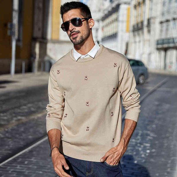 kuegou - men's black bear embroidered casual sweater, large knitted garment, autumn, 20219203, White;black
kuegou - men's black bear embroidered casual sweater, large knitted garment, autumn, 20219203, White;black