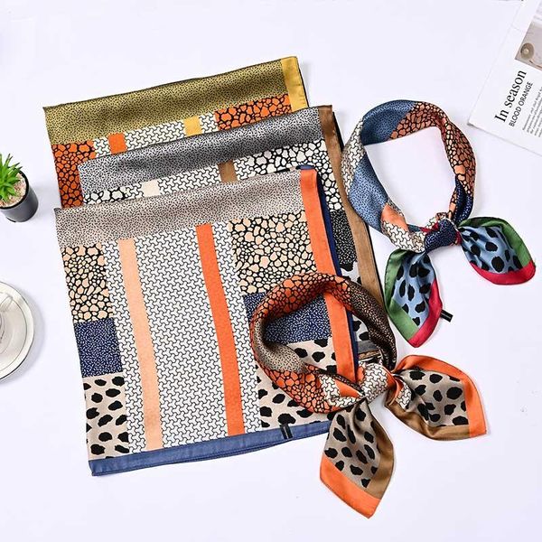 scarves 2021 autumn women silk scarf fashion square bandanas warm small satin for ladies shawl hair neck hijab chiffon 70*70 cm, Blue;gray
scarves 2021 autumn women silk scarf fashion square bandanas warm small satin for ladies shawl hair neck hijab chiffon 70*70 cm, Blue;gray