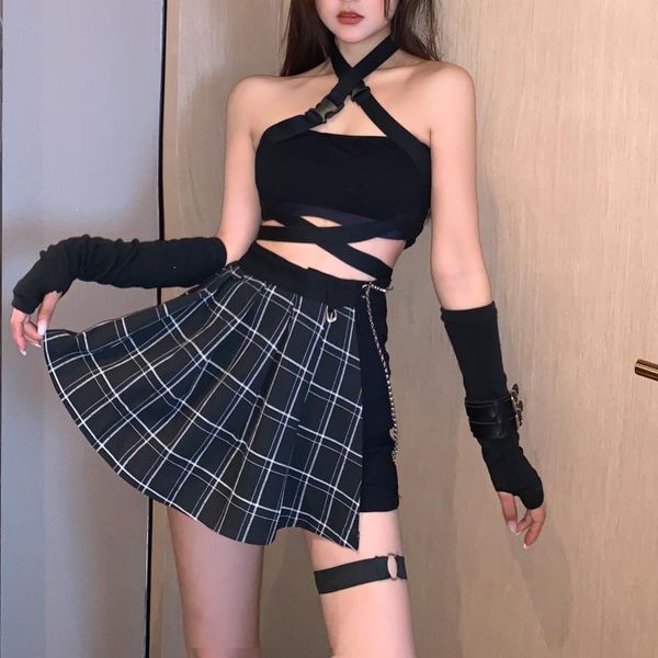 skirts 2021 spring and summer high waist black skirt women loose handsome irregular stitching plaid dark style
skirts 2021 spring and summer high waist black skirt women loose handsome irregular stitching plaid dark style